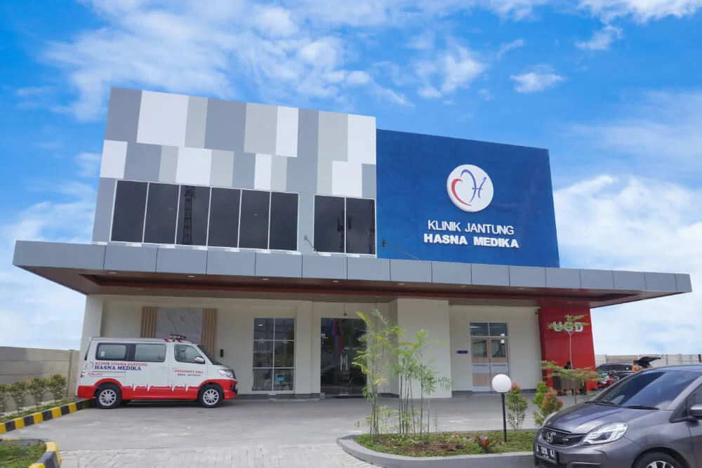 halaman depan klinik jantung hasna medika serang fasad hasna medika serang